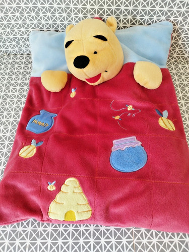 Peluche coussin range pyjama